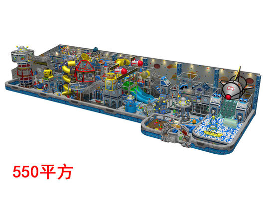 柔らかい空間 テーマ遊び場 子供のための大きな室内遊び場