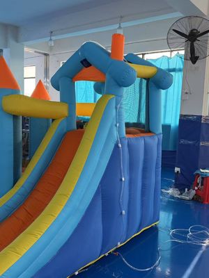 ポリエステル オックスフォード 充気式 青とオレンジの水スライド 子供のための遊び場