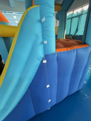 ポリエステル オックスフォード 充気式 青とオレンジの水スライド 子供のための遊び場