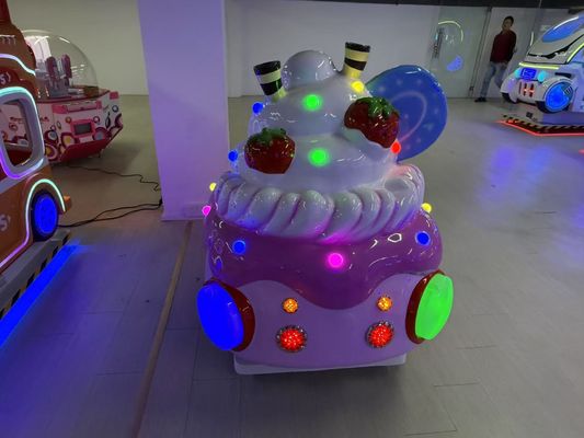 硬貨 に 動かさ れ た 揺れ動く 車 動力 的 な 音楽 と 子供 の ため の 愉快 な 歌